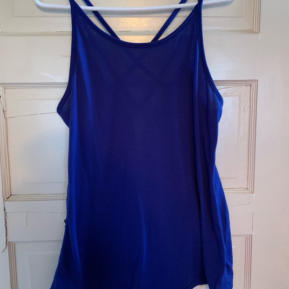 Diamond cut out back tang top